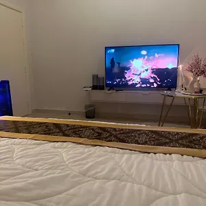 أستديو هادي وراقي شقة